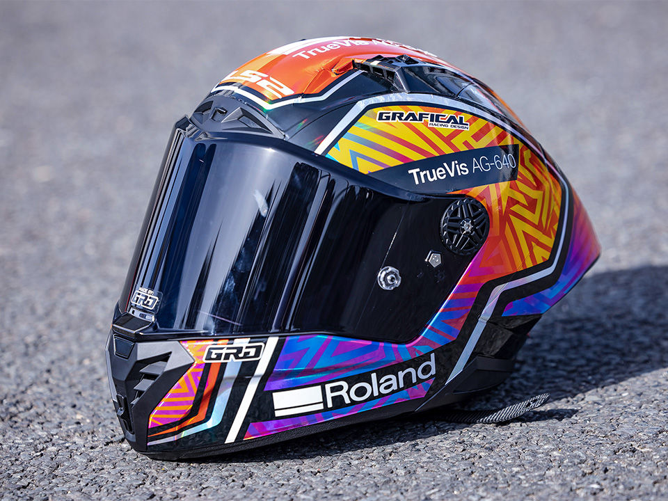 Helmet with abstract graphics printed by Grafical Racing Design