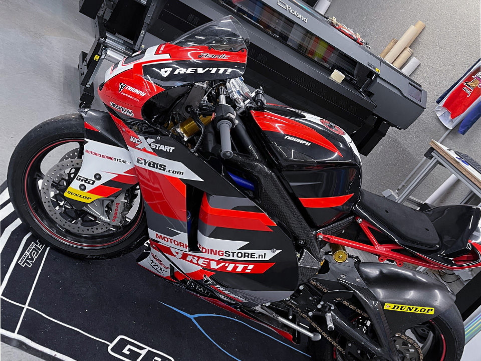 Grapfical_Slider Image_red bike wrap