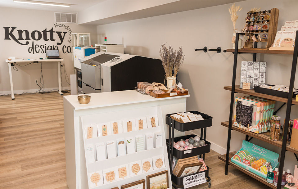 Knotty_Slider Image_brand office