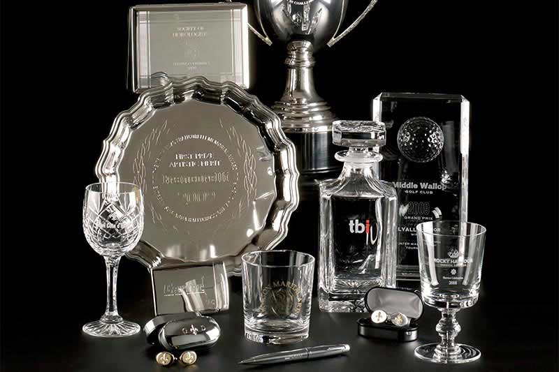 Grabado mediante impresión de impacto fotográfico en joyas, vidrio y plata