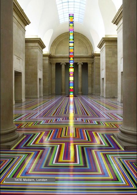 Piso de vinilo cortado e instalado en el Museo Tate Modern en Londres, Inglaterra.