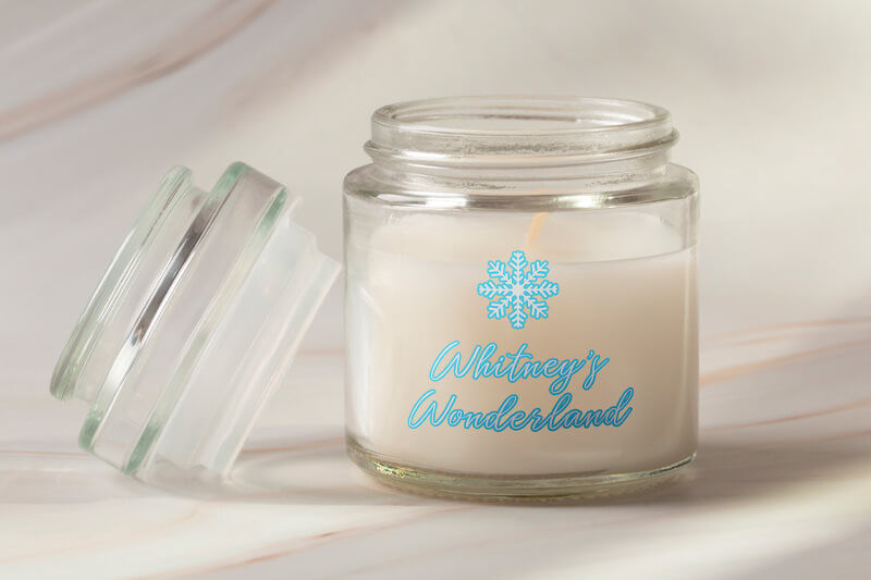 Vela en frasco personalizado con las palabras “Whitney's Wonderland” 
