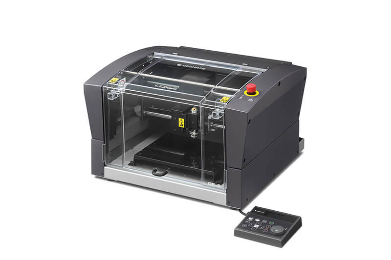 DGSHAPE's DE-3 Desktop Rotary Engraver.