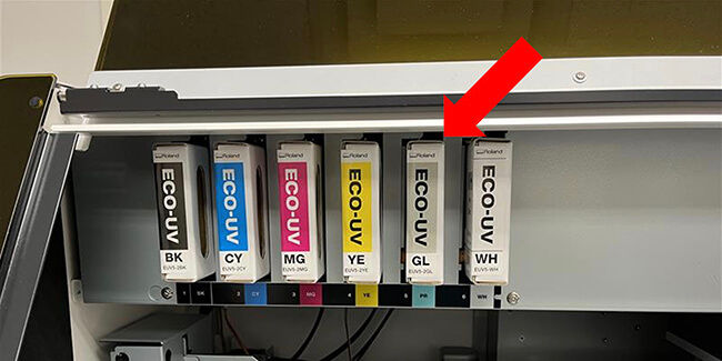 VersaSTUDIO BD-8 features arrows pointing at ECO UV ink
