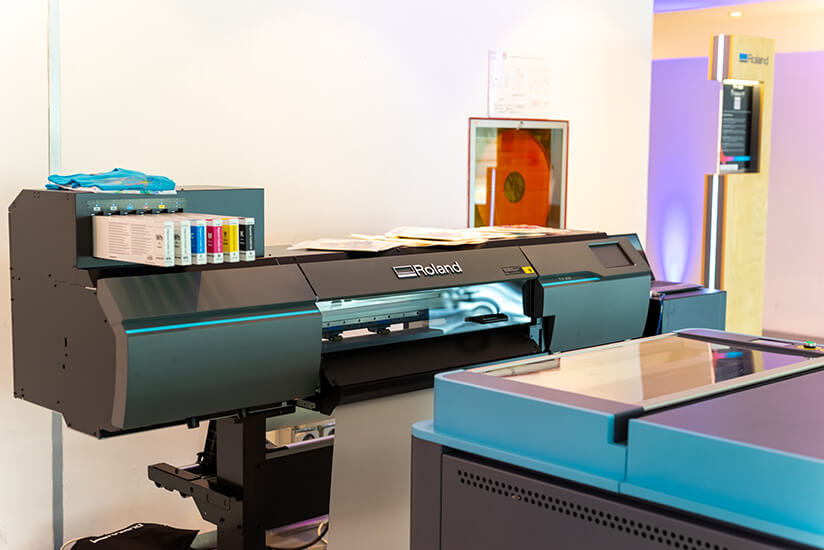 Live demonstration of the TY-300 DTF printer.