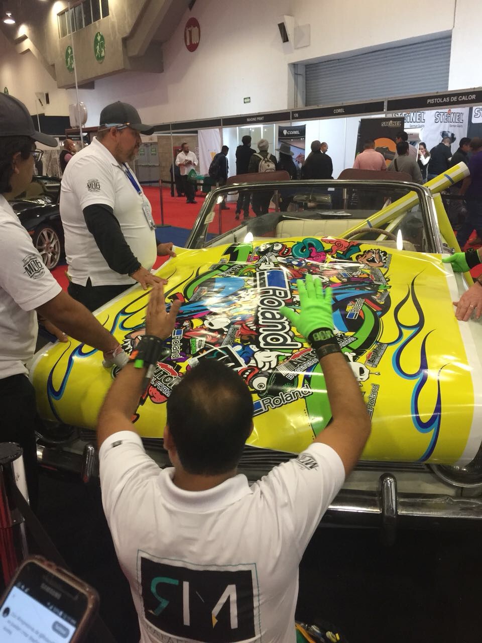 Roland DGA ofrecer&aacute; su taller de rotulaci&oacute;n de veh&iacute;culos Born-To-Wrap por primera vez en M&eacute;xico del 19 al 20 de julio del 2018.