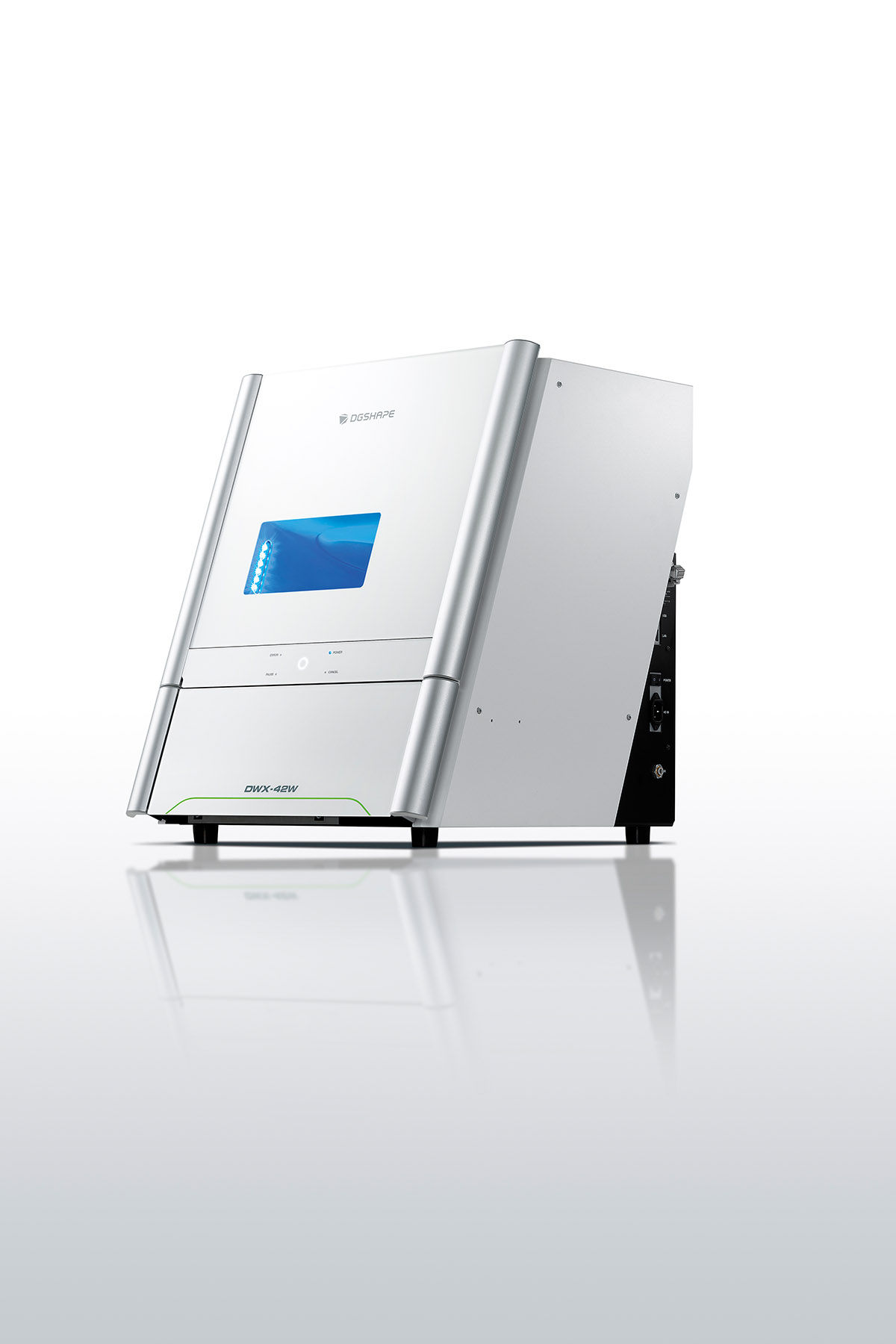 Roland DGA ha lanzado su nueva fresadora "inteligente" dental en h&uacute;medo DWX-42W de DGSHAPE.