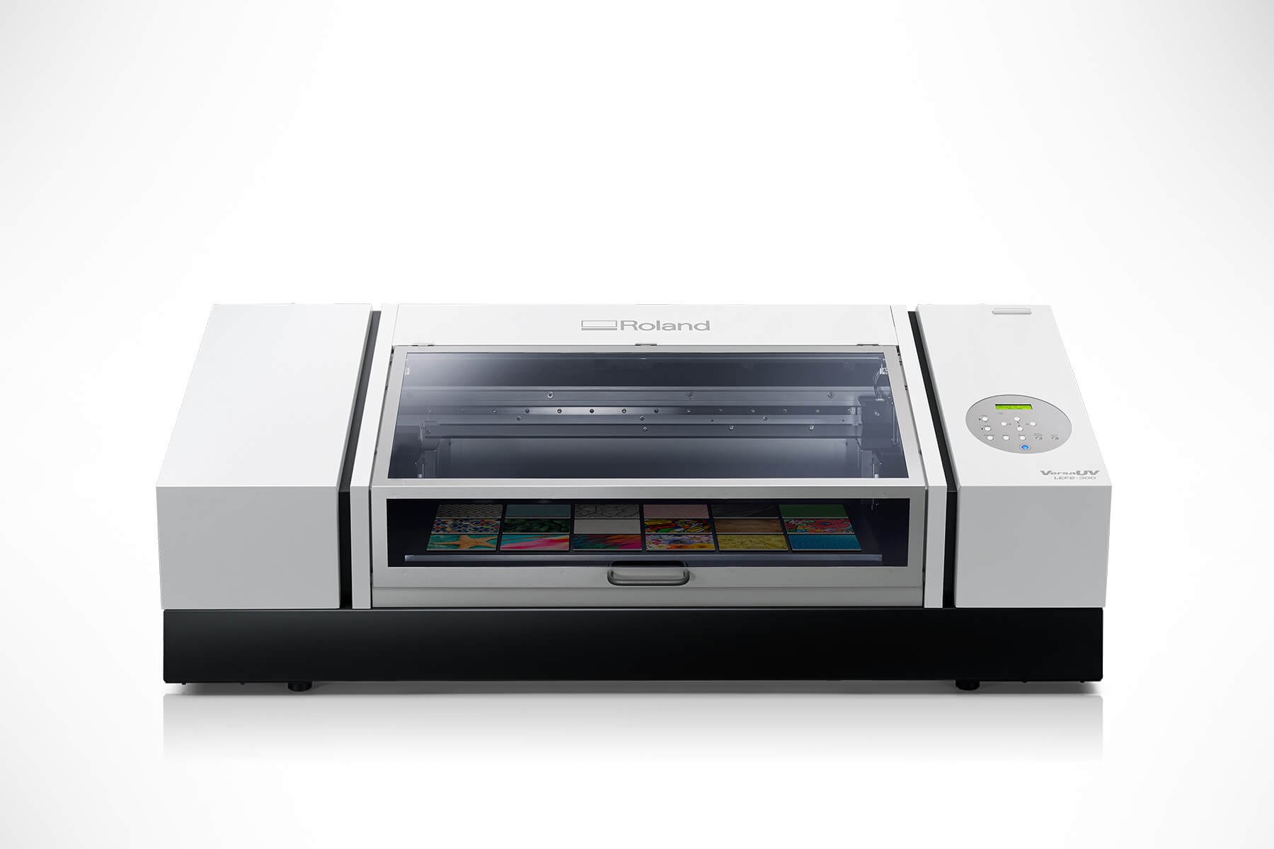 Roland Launches New VersaUV LEF2-200 benchtop UV flatbed printer.