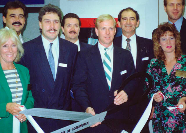 1990 Roland DGA Corporation is established to provide complete sales, marketing and support throughout the Americas.