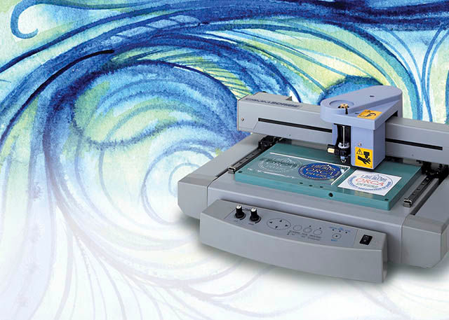 1996 The CS-20 is the world's first plotter to offer engraving, pen plotting and vinyl cutting.