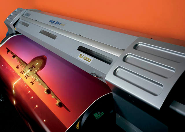 2004 Roland enters the grand-format printing market with the SOLJET SJ-1000.