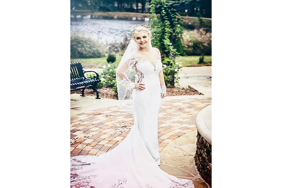 Printed canvas with a bride in a park