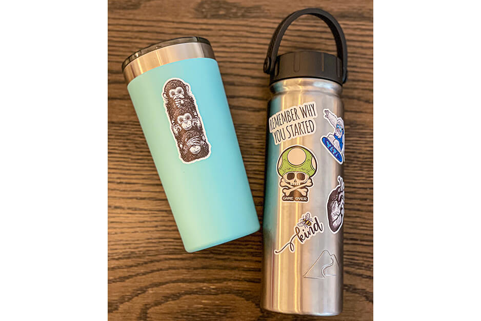 Arteehub uses its Roland DG printing equipment to produce thousands of custom decals like those shown here on insulated water bottles.