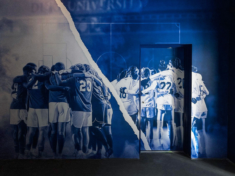 Pared de Estadio de Overstreet Sign Contractors