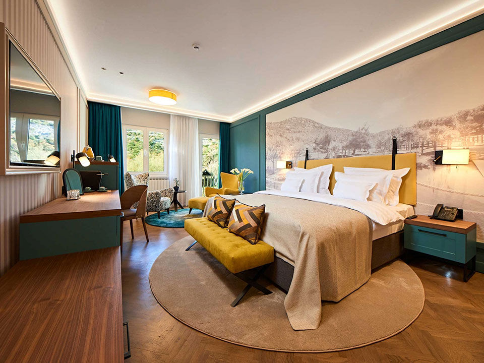 Hotel room wall decor produced with DIMENSE DA-640