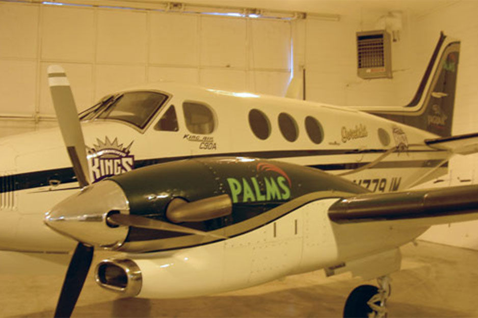 City Graphics VersaCAMM VS airplane signage