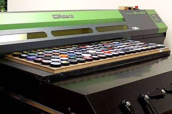 LEJ-640 with Hockey Pucks