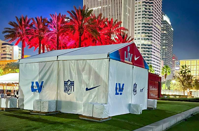 Imagen 01 de Decal Doodle/SOHO Event Rentals