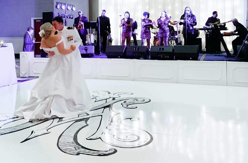 Imagen 02 de Decal Doodle/SOHO Event Rentals